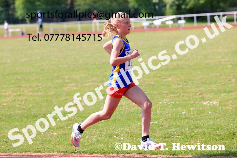 Girls Under-13s 1500 metres, 2024 North Eastern Track and Field Champs., Middlesbrough.  Photo: David T. Hewitson/Sports for All Pics
